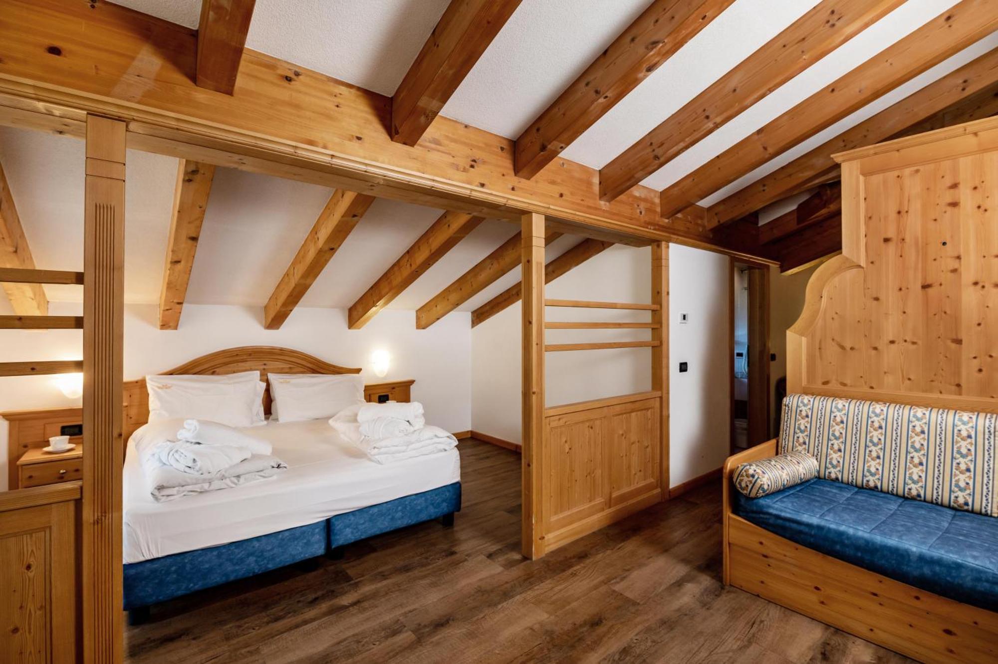 Hotel Terme Antico Bagno Pozza di Fassa Room photo