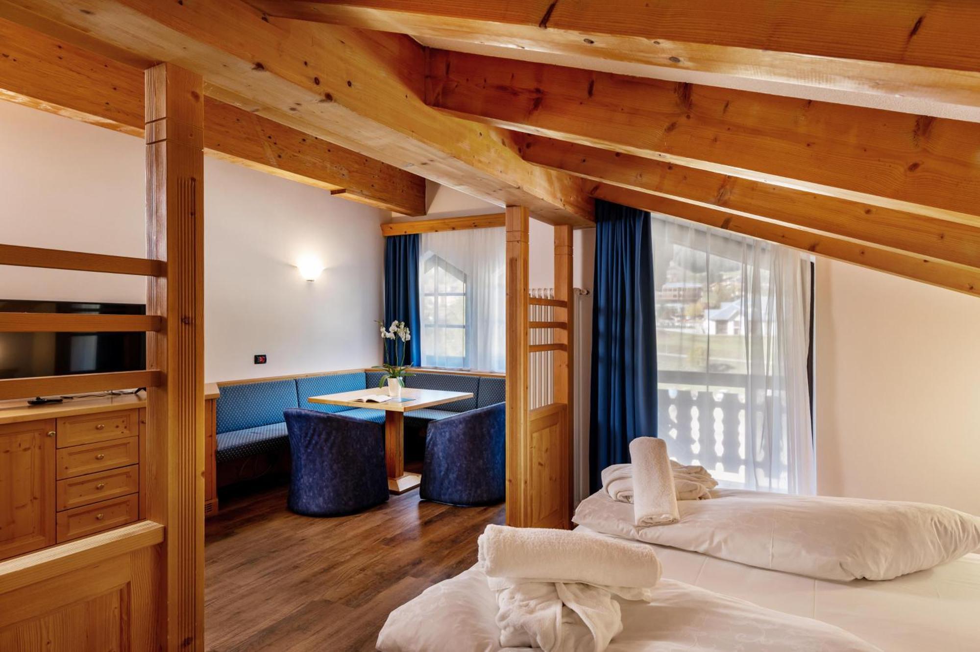 Hotel Terme Antico Bagno Pozza di Fassa Room photo