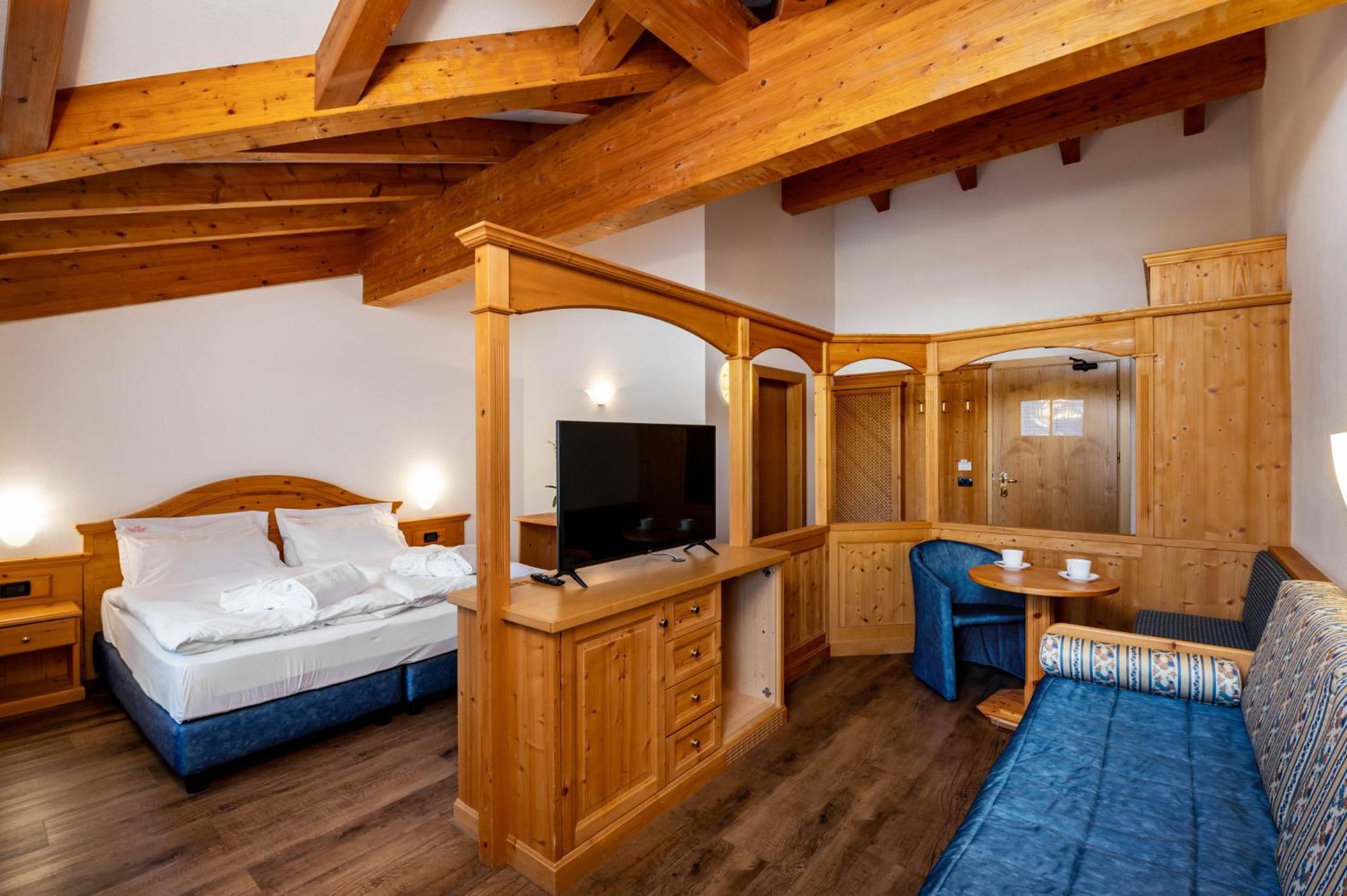 Hotel Terme Antico Bagno Pozza di Fassa Room photo